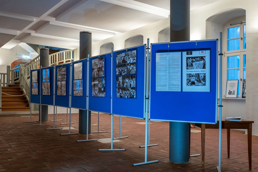 Fotografien von der Wende 1989-90 in Rostock