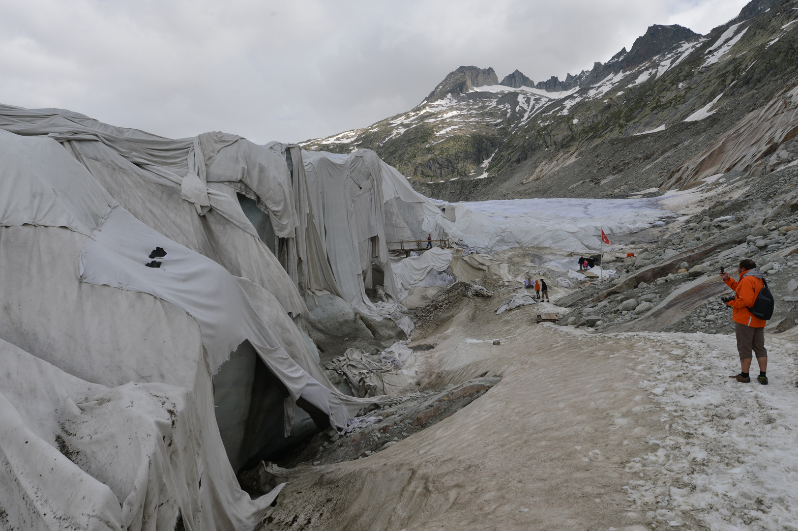 fotografieren, so lange es den Rhonegletscher noch gibt...