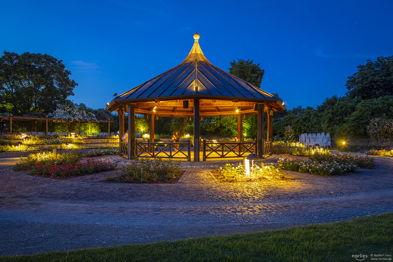 Fotoshooting im Rosenpavillon