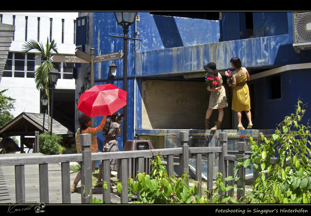 Fotoshooting in einem Hinterhof in Singapur