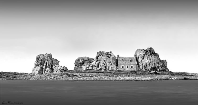 Fotospot „le gouffre“ und das Haus zwischen den Felsen