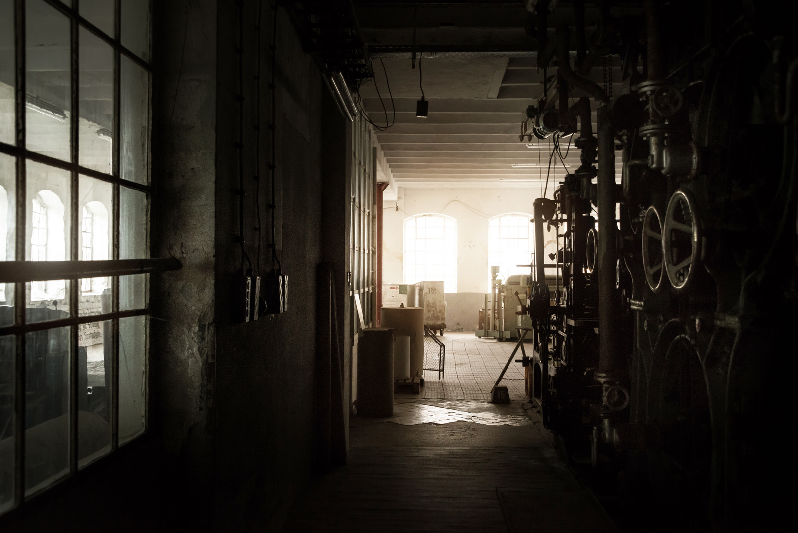 Fototouren in der verlassenen Papierfabrik