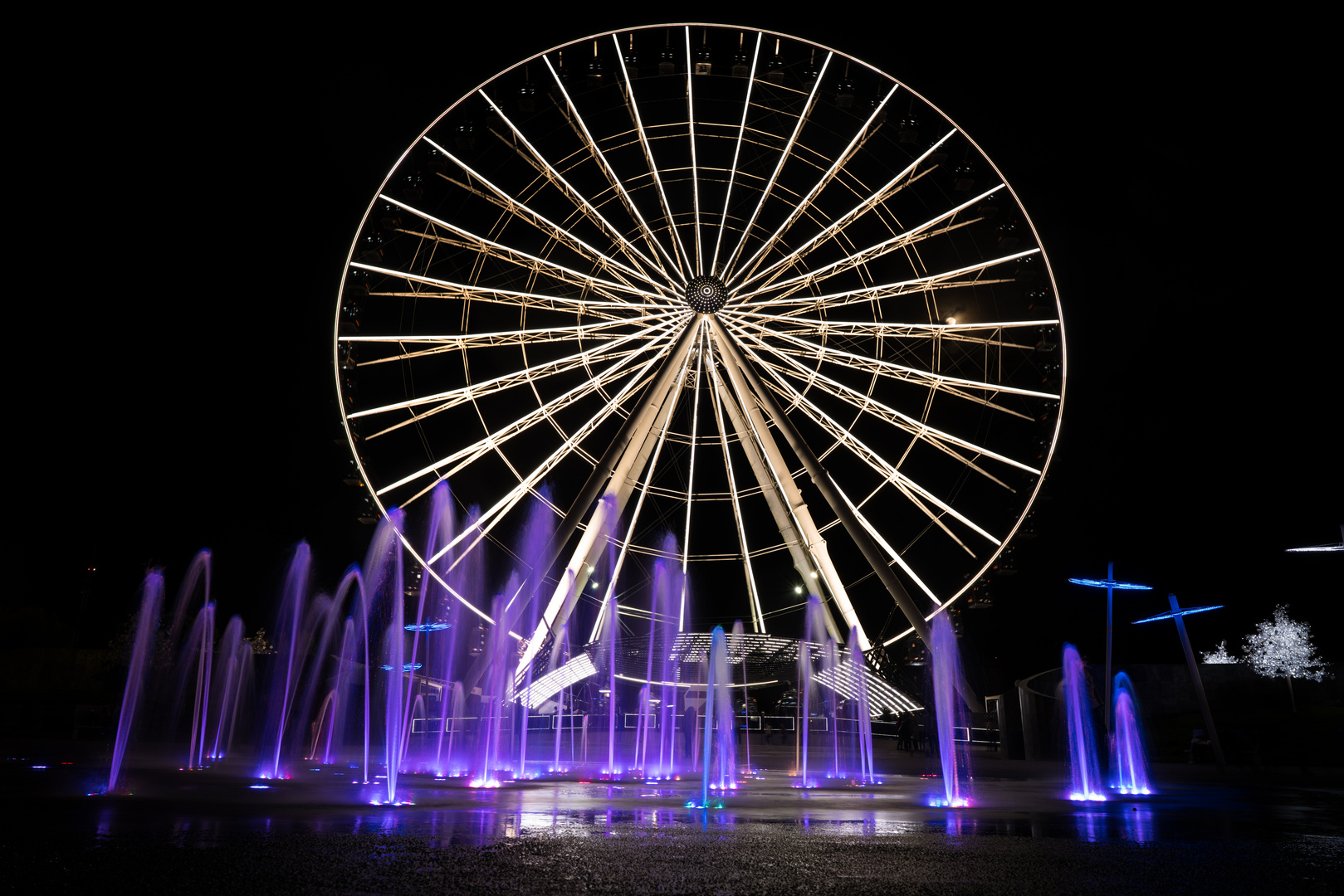 Fountain at the Ferris Wheel