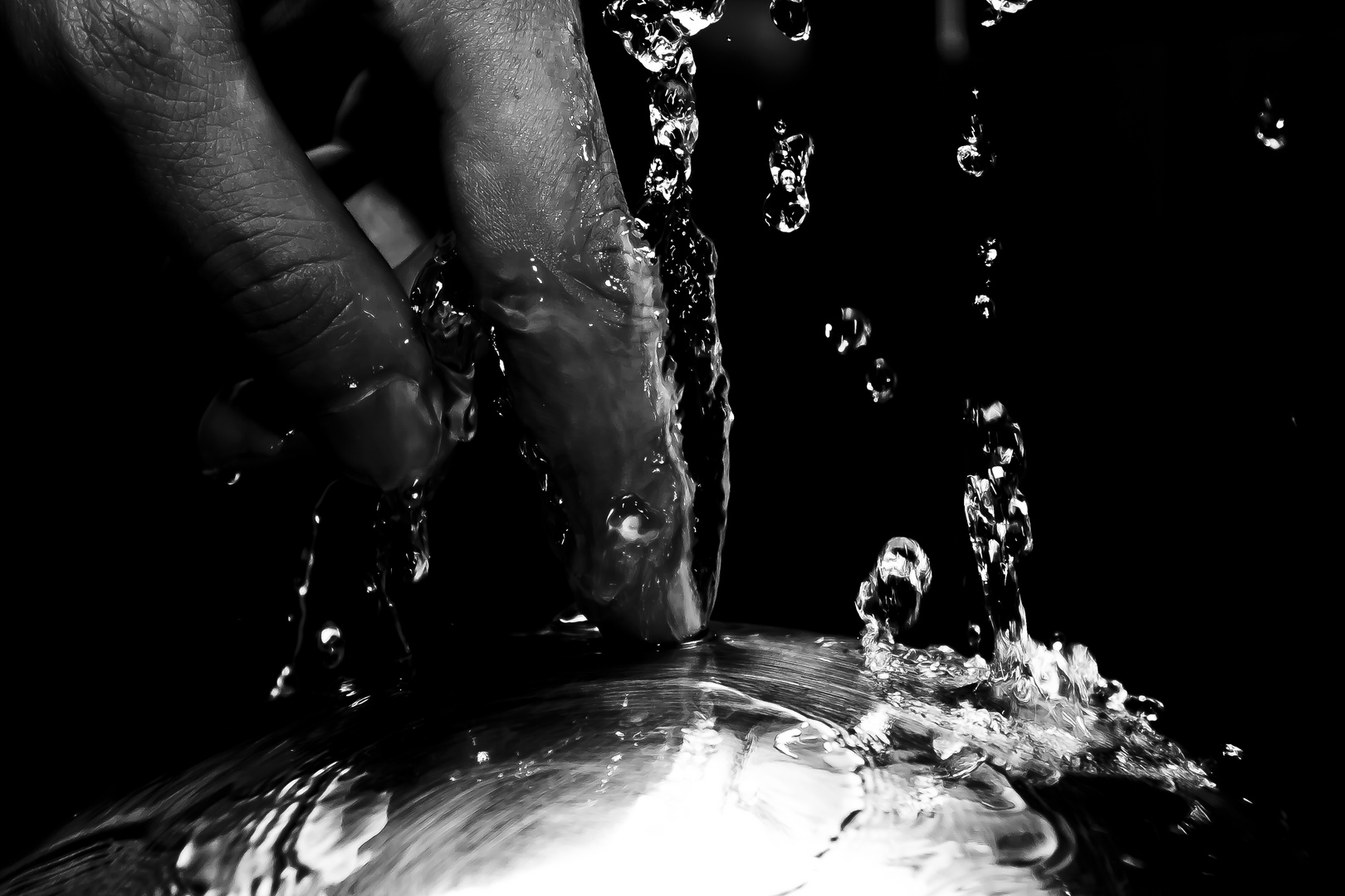 fountain black and white