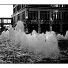 Fountain, Canary Wharf, London