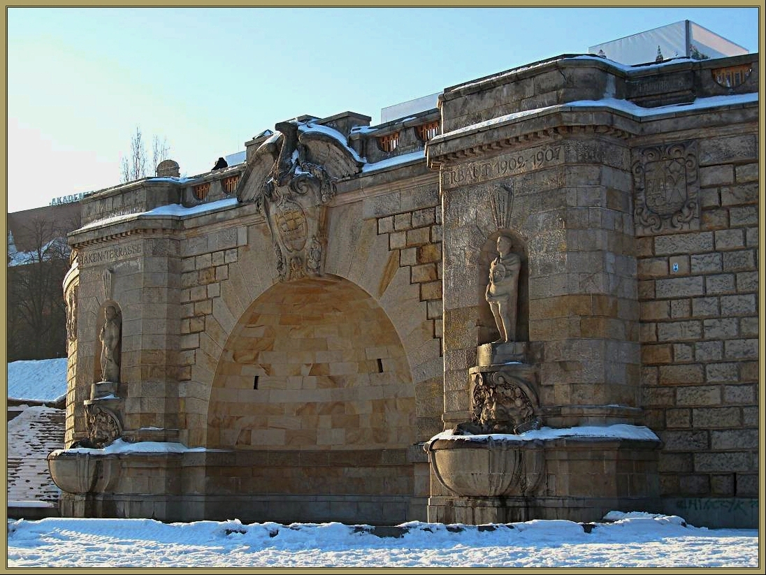 Fountain in Chrobry Embankment