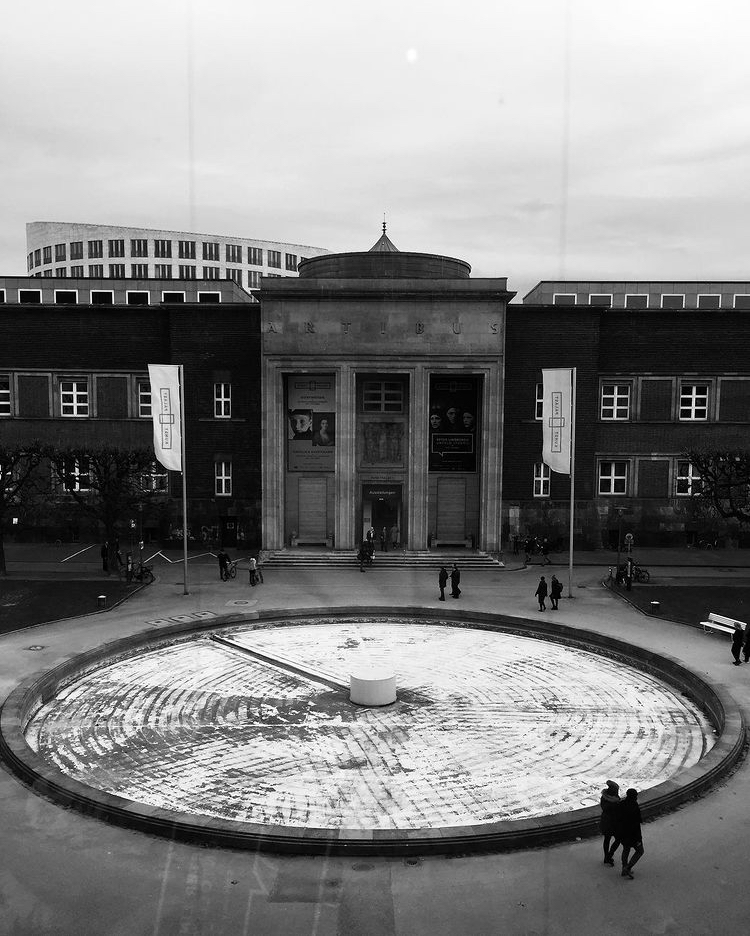 Fountain view 