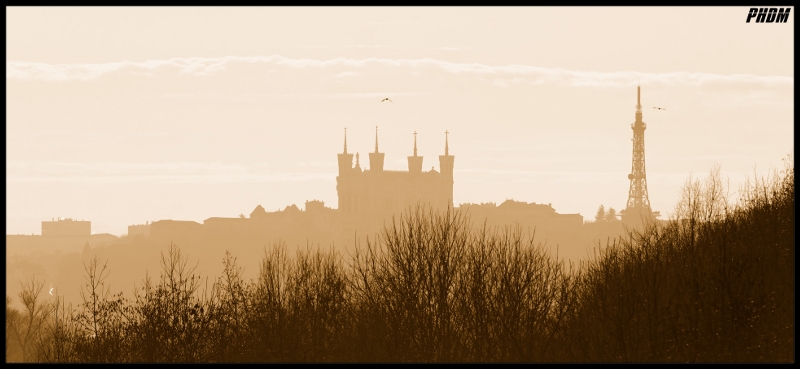 Fourviére dans la brume