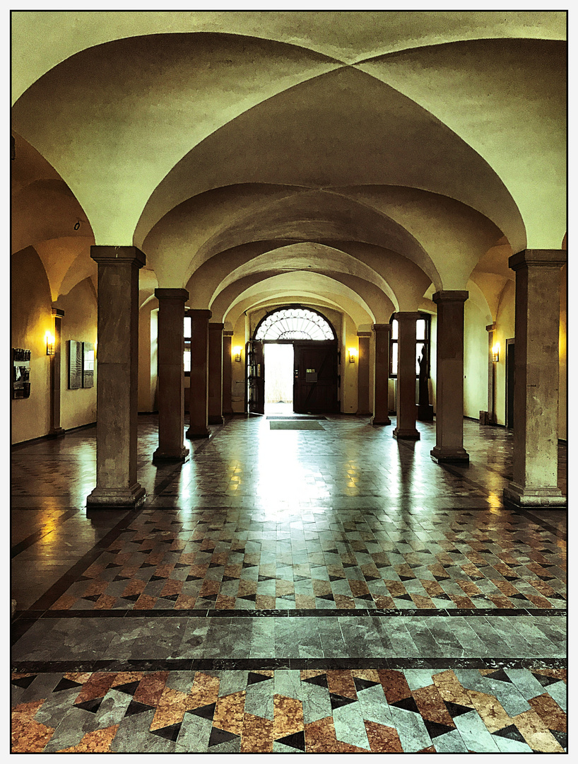 Foyer Schloss Erlangen farbig