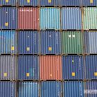 Fracht Container im Hambuerger Hafen