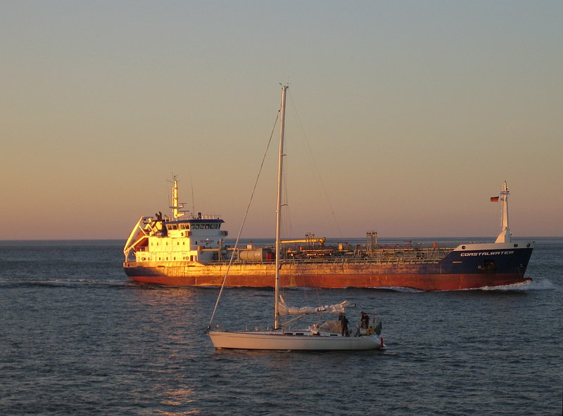 Frachter an der Nordsee