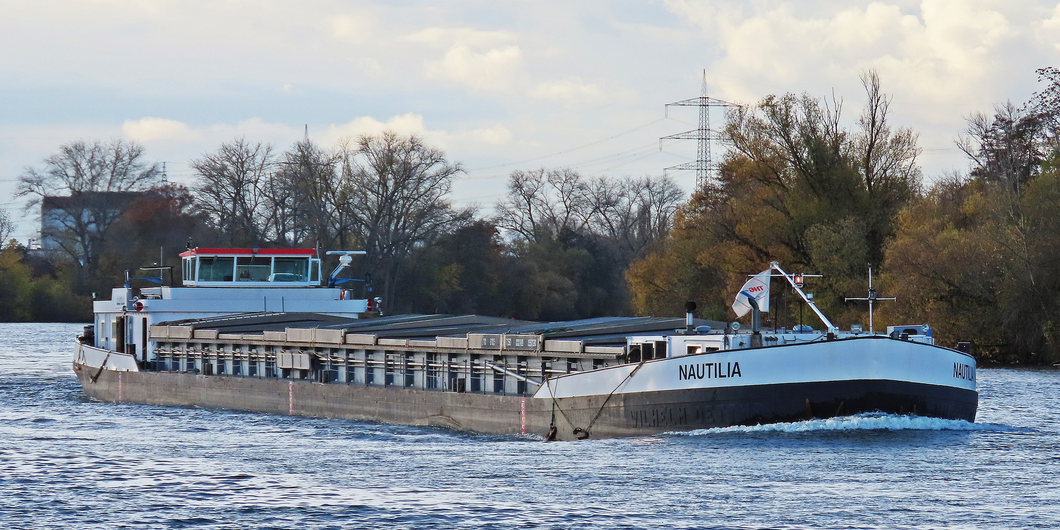 Frachter NAUTILIA (ohne Möwe)