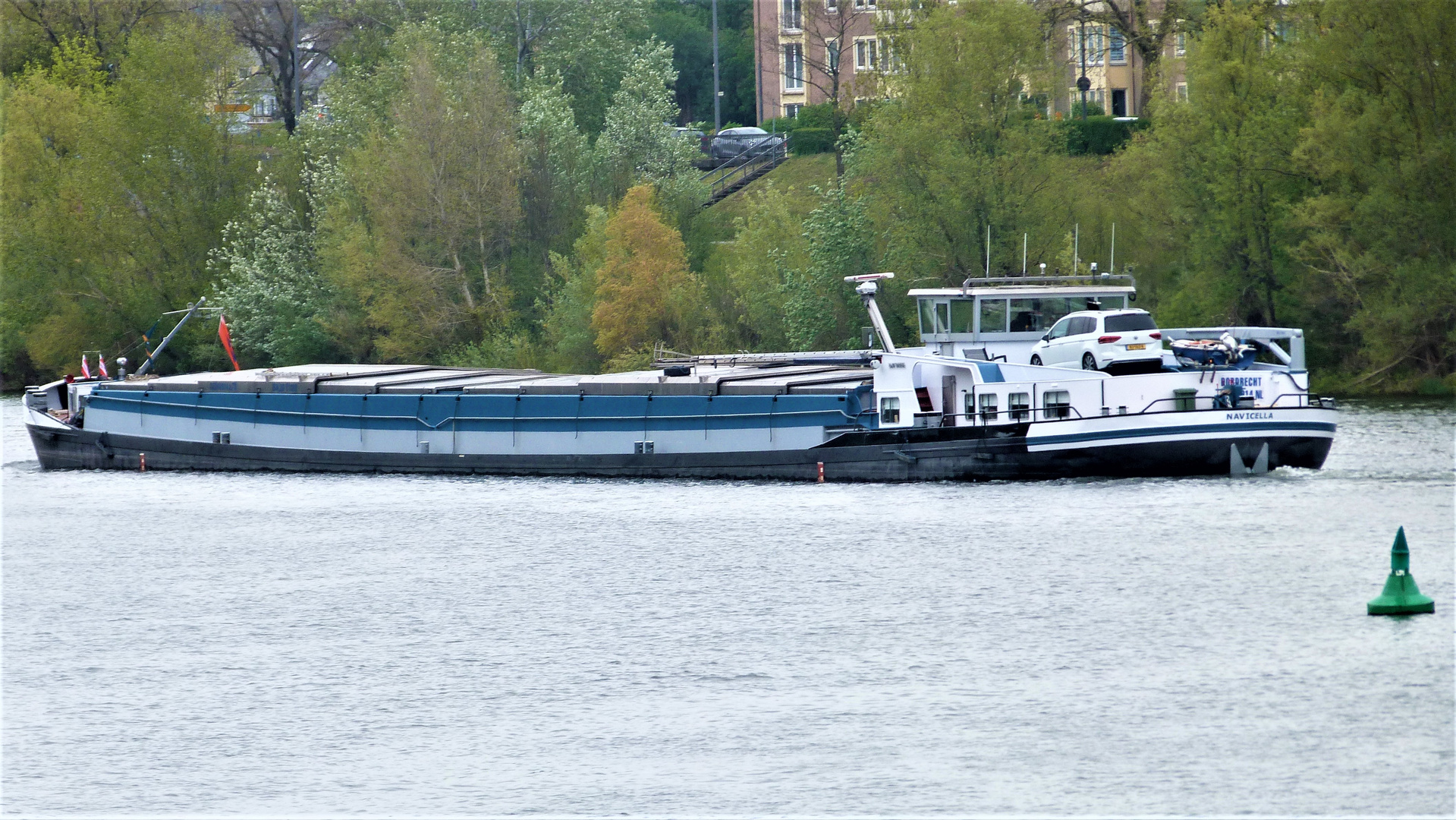 Frachtschiff auf der Mosel