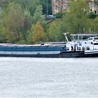 Frachtschiff auf der Mosel