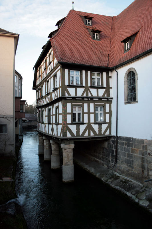 Fränkische Schweiz Häusle über Wasser