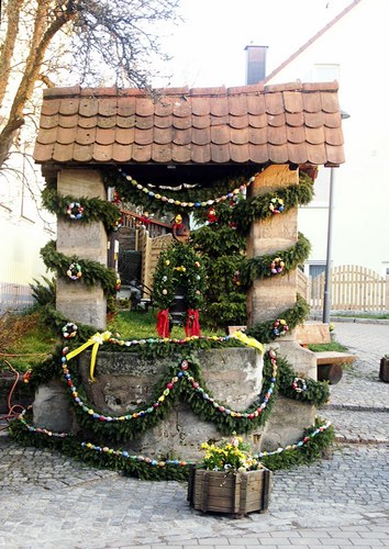 fränkischer Osterbrunnen