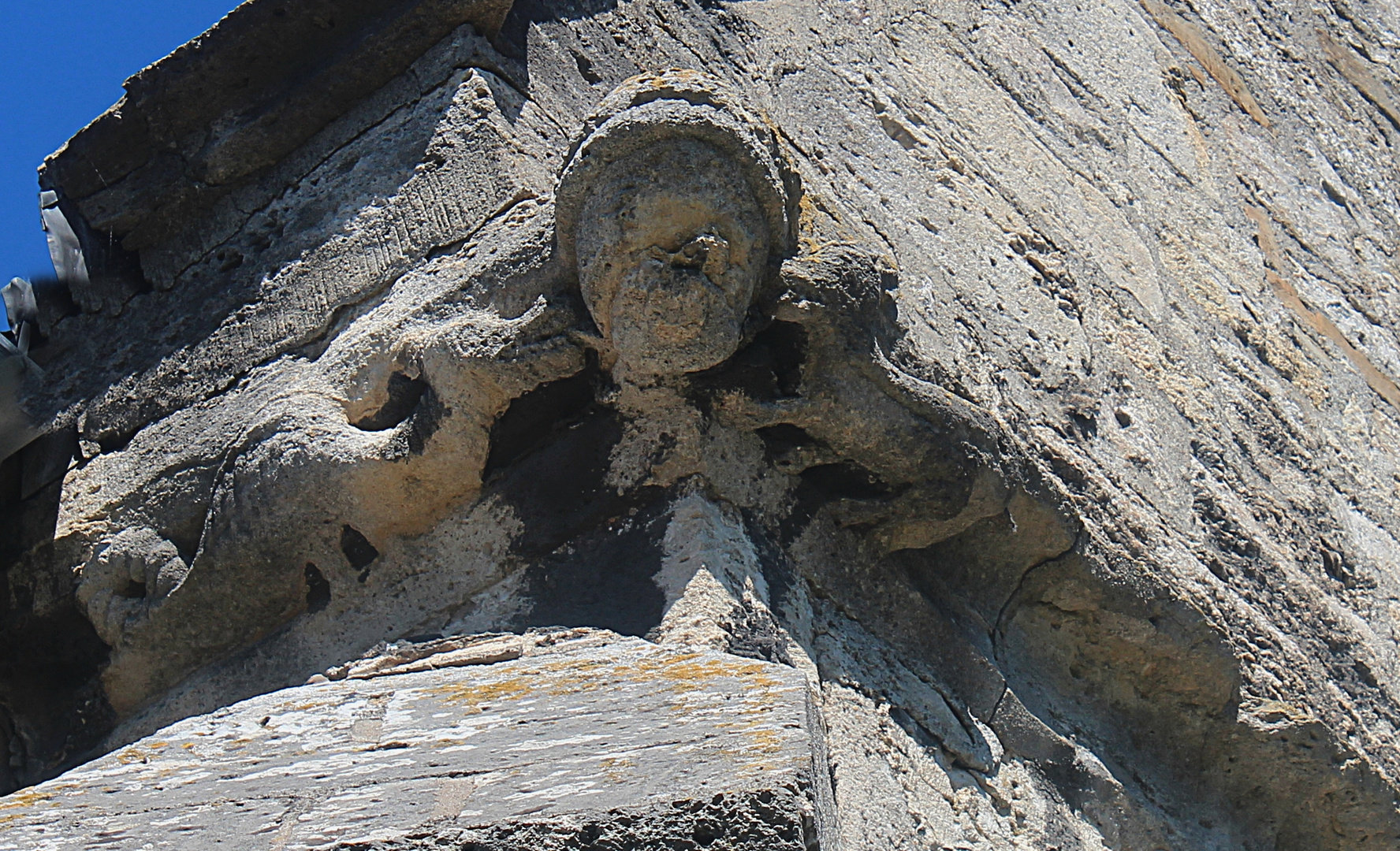 Fragmente eines Wasserspeiers an der Wallfahrtskirche Vierzehnheiligen b. Jena