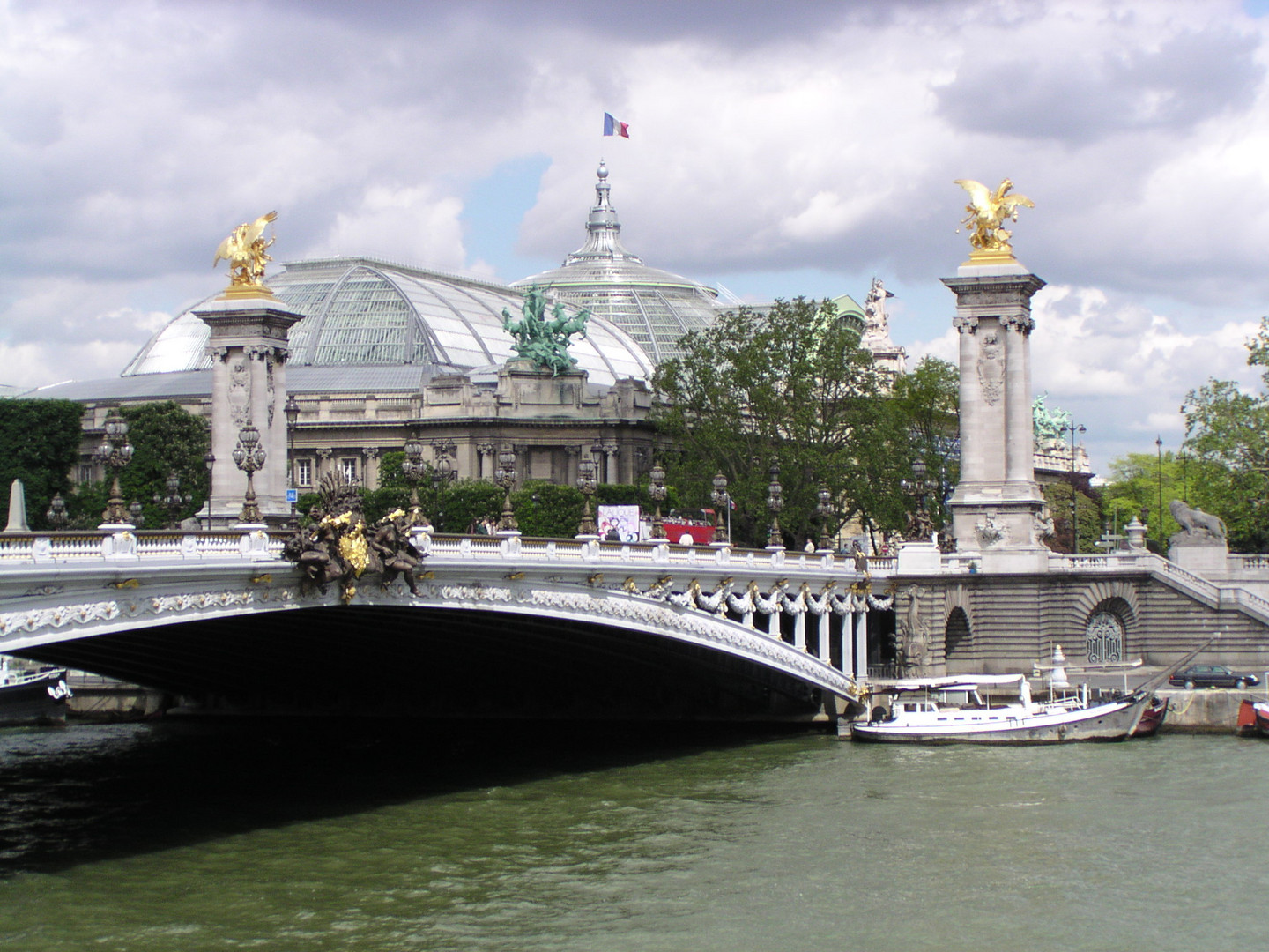 France, Paris, Pont Alexandre, Grand Palais