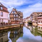 FRANCE : VIEW TO HOUSE OF TANNERS RESTAURANT