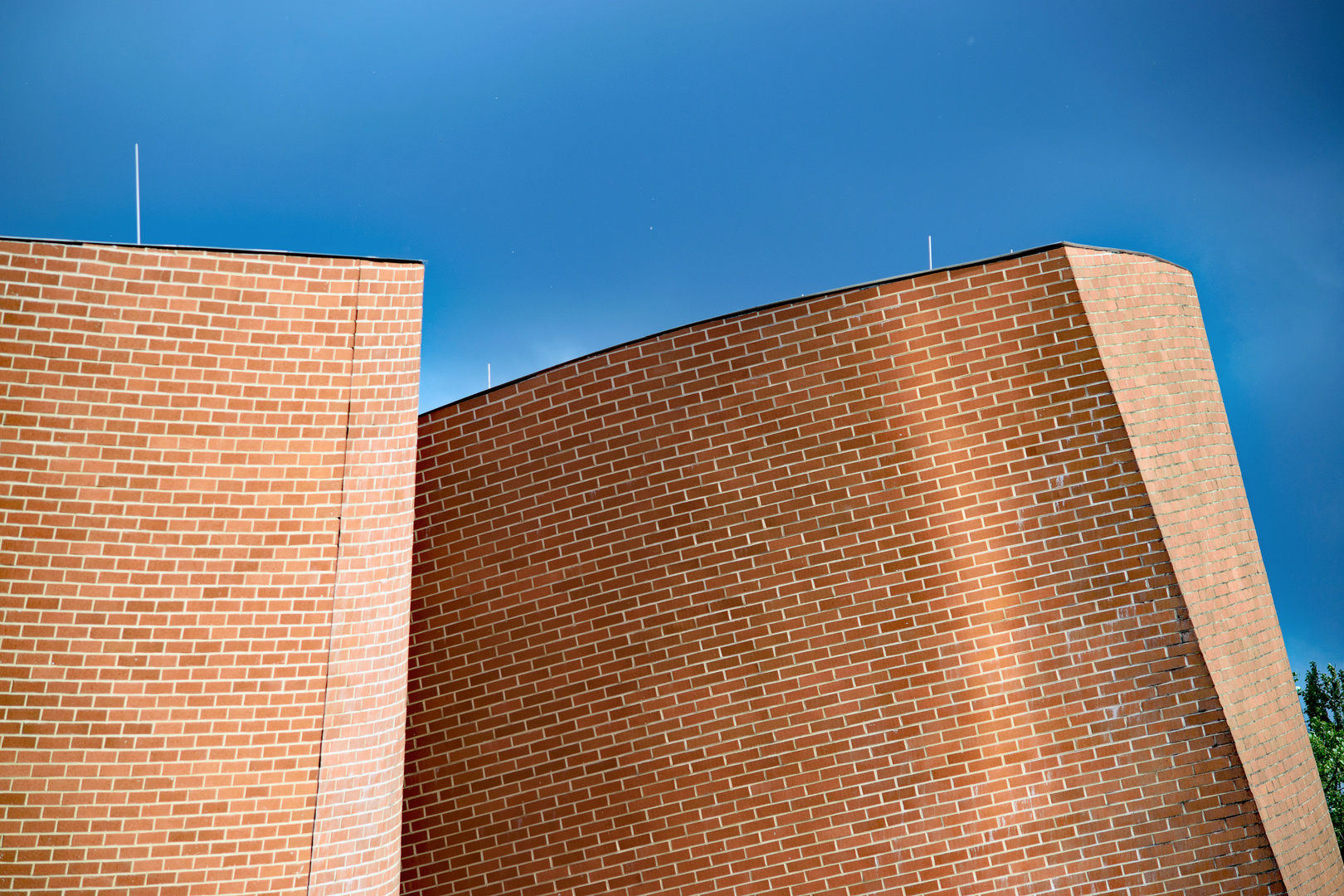 frank-gehry-museum-marta-in-herford-owlgermany-detail_35011916591_o