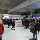 Frankfurt Airport (1) - Demonstration im Terminal 1 gegen Abschiebungen