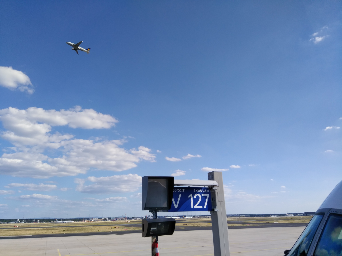 Frankfurt Airport (5) Lufthansa Flugzeug beim Abflug