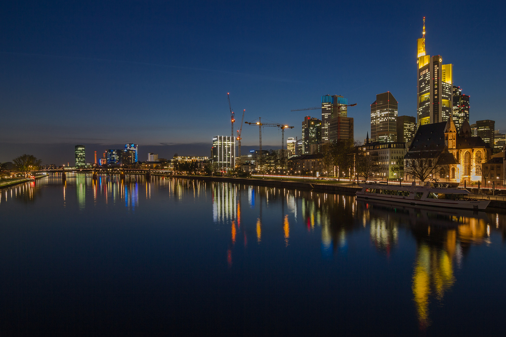 Frankfurt am Abend vom Eisernen Steg