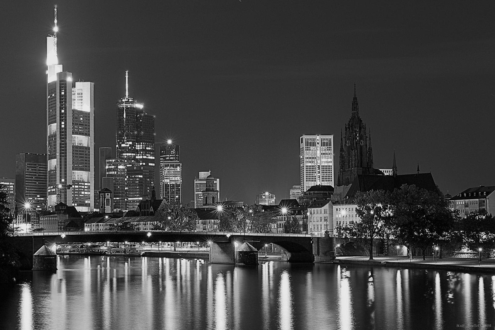 Frankfurt a.M. bei Nacht