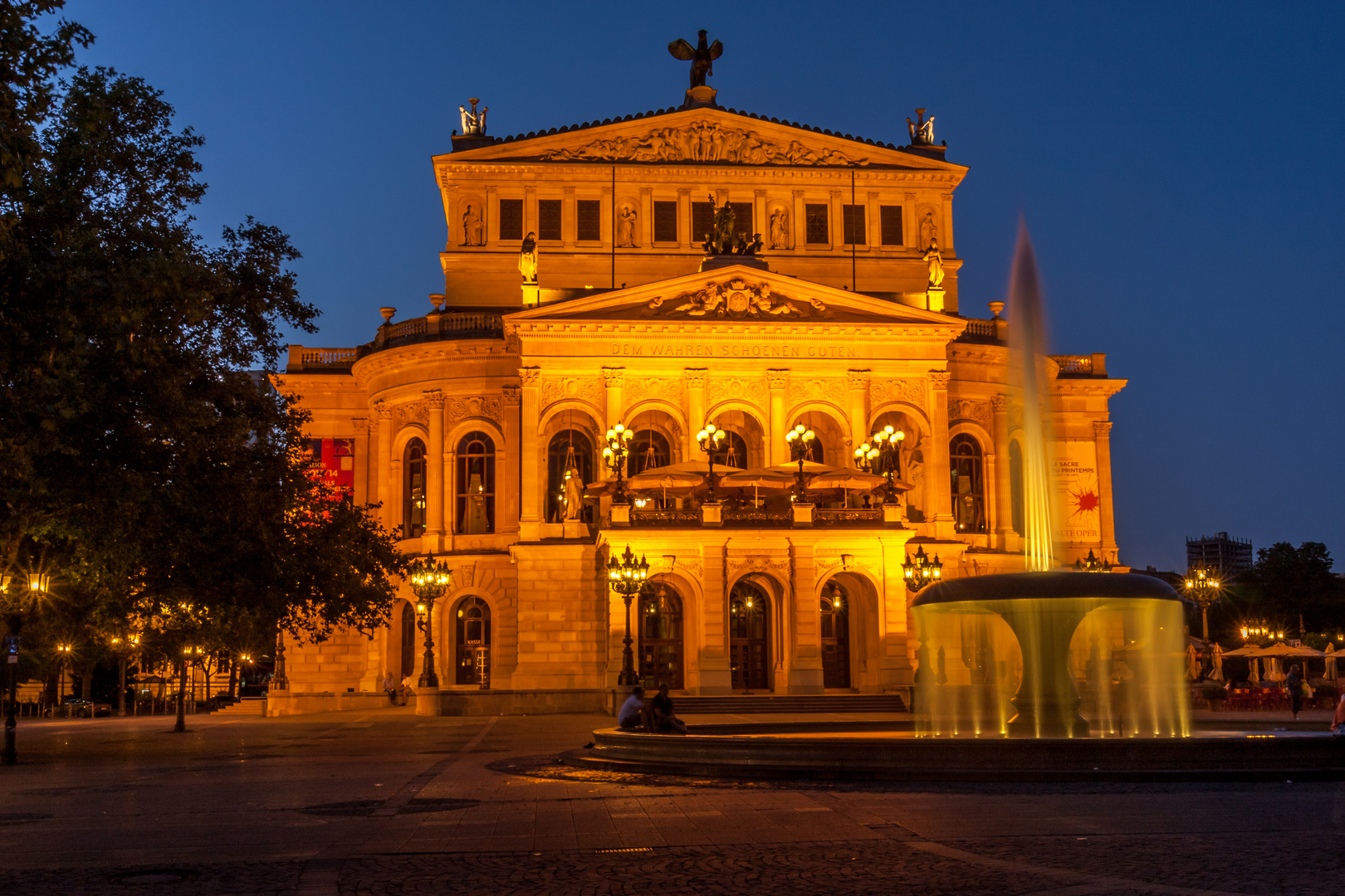 Frankfurt am Main "Alter Oper in der blaue Stunde 03"