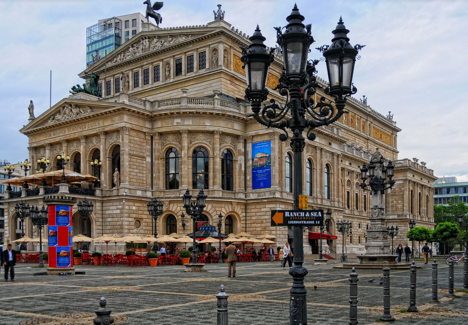 Frankfurt am Main - An der alten Oper