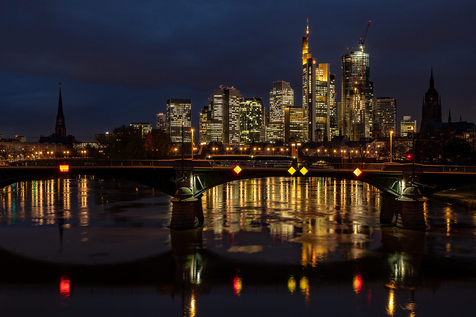 Frankfurt am Main bei Nacht