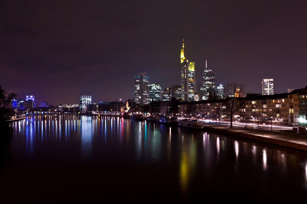 Frankfurt am Main bei Nacht von Michael Fröb 