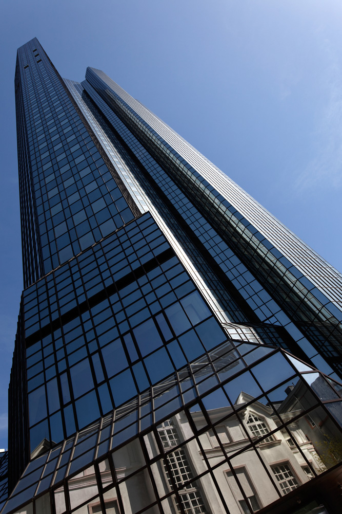 Frankfurt am Main ... Deutsche Bank "neu saniert"