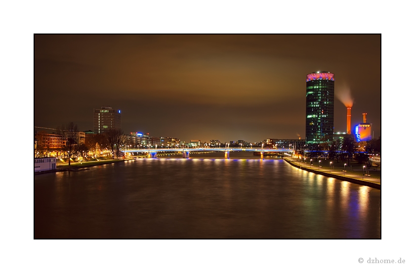 Frankfurt am Main - Friedensbrücke & Westhafen