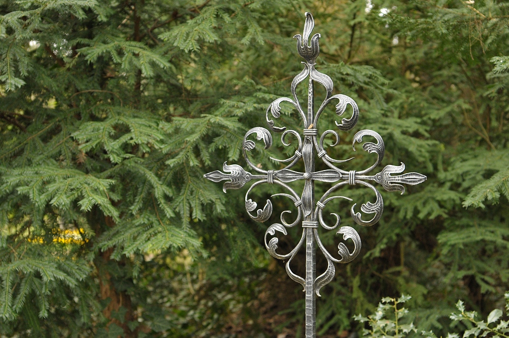 Frankfurt am Main, Hauptfriedhof: Das silberne Kreuz