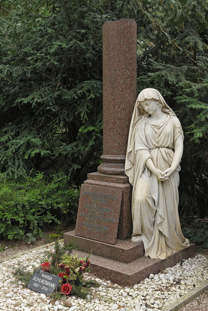 Frankfurt am Main, Hauptfriedhof: Der Engel von Frau Schweighöfer