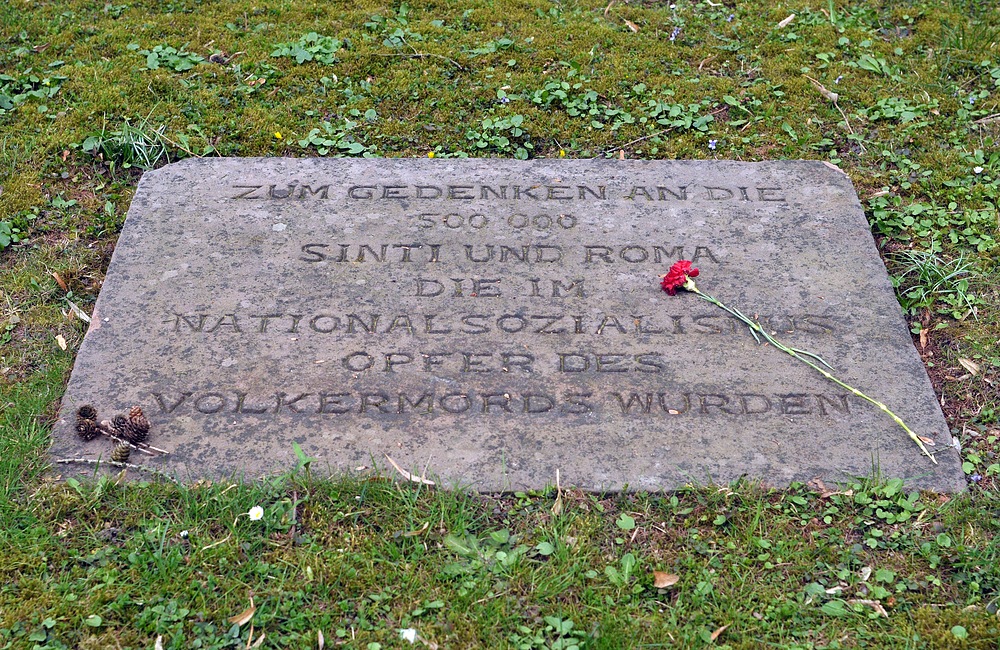 Frankfurt am Main, Hauptfriedhof: Zum Gedenken an die 500.000 Sinti und Roma