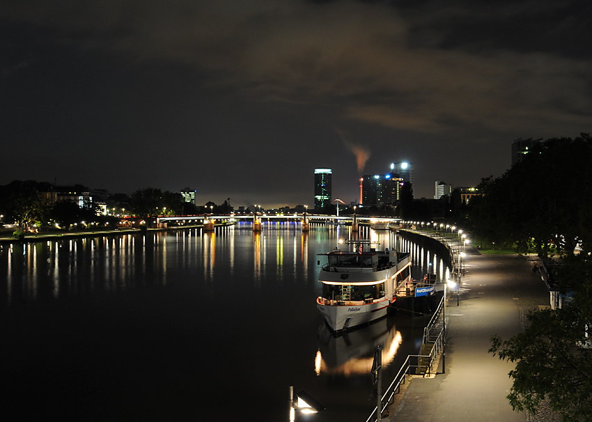 Frankfurt am Main in nacht..