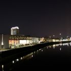 Frankfurt am Main: Industrieanlage am Mainufer bei Nacht I