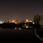 Frankfurt am Main: Industrieanlage am Mainufer bei Nacht II