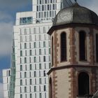 Frankfurt am Main Liebfrauenkirche vor Nextower