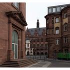 Frankfurt am Main - links die Paulskirche - hinten der Römer