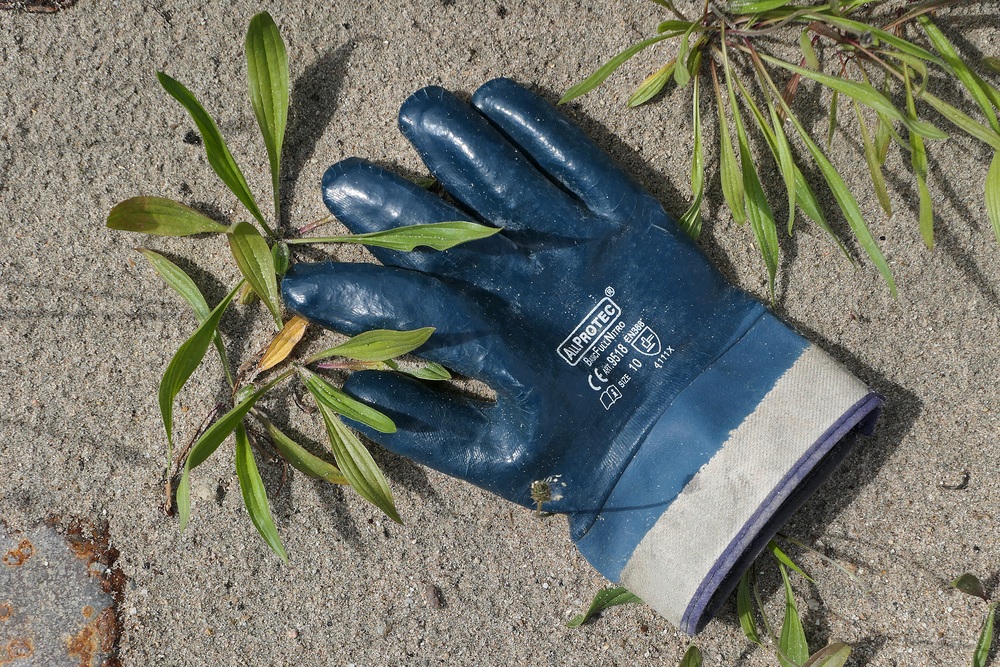 Frankfurt am Main, Osthafen: All protec – Der verlorene Handschuh