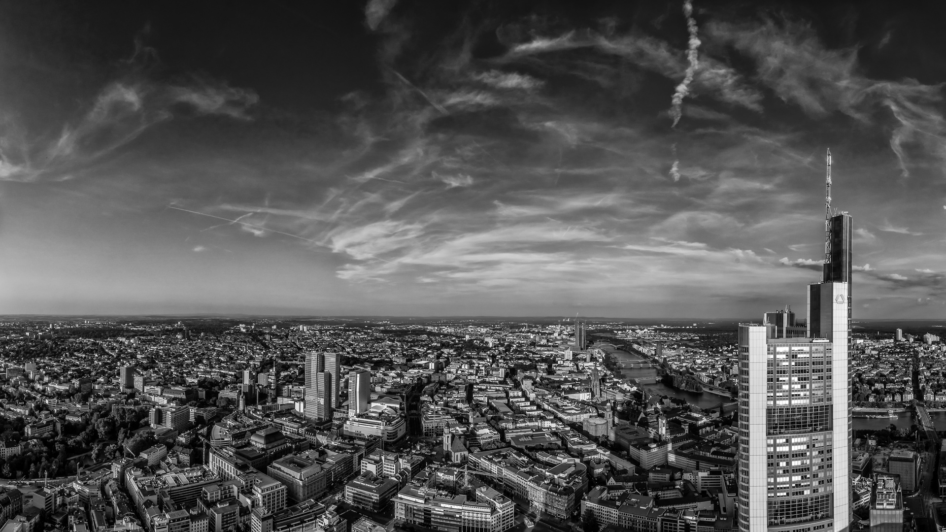 Frankfurt am Main (Panorama B/W)