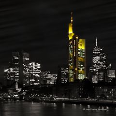 © Frankfurt am Main Skyline bei Nacht
