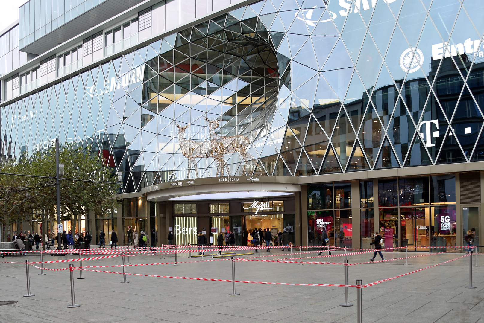 Frankfurt am Main - Street - Zeil - Corona