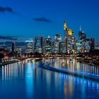 Frankfurt am Main von der Deutschherrenbrücke zur Blauenstunde