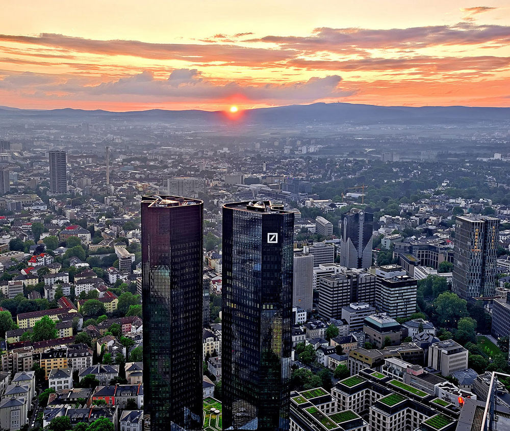 Frankfurt a.M. vom Main Tower - Deutsche Bank -