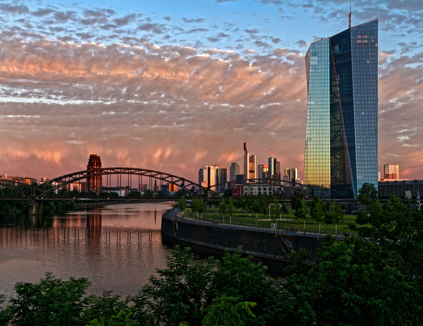 Frankfurt at the edge of dawn