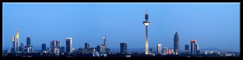 Frankfurt aus dem Norden zur blauen Stunde...